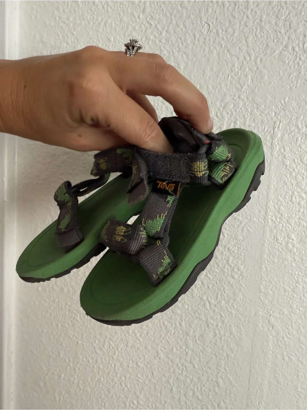 Teva lightweight kids